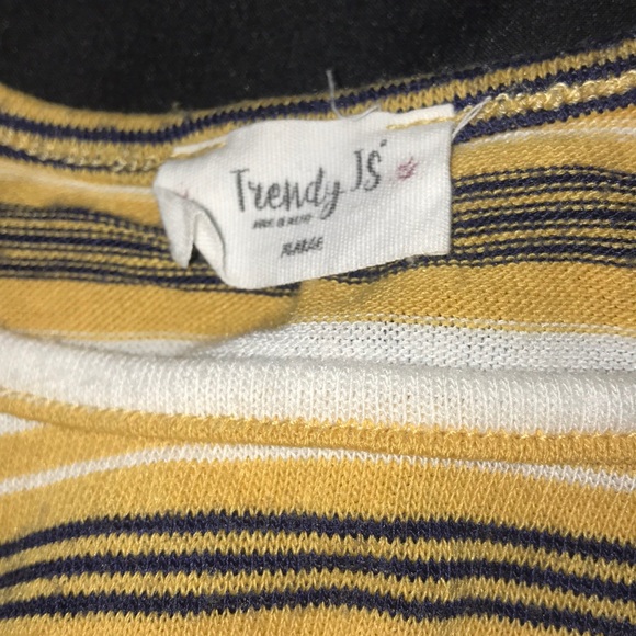 Crop top - Picture 2 of 3